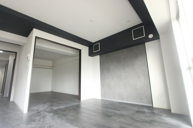 稲熊ビルの居間・リビング|洋室です。
※リノベーション工事中の写真になります。9.12時点