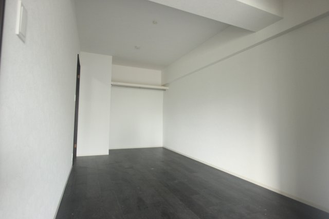 稲熊ビルの居間・リビング|洋室です。
※リノベーション工事中の写真になります。9.12時点