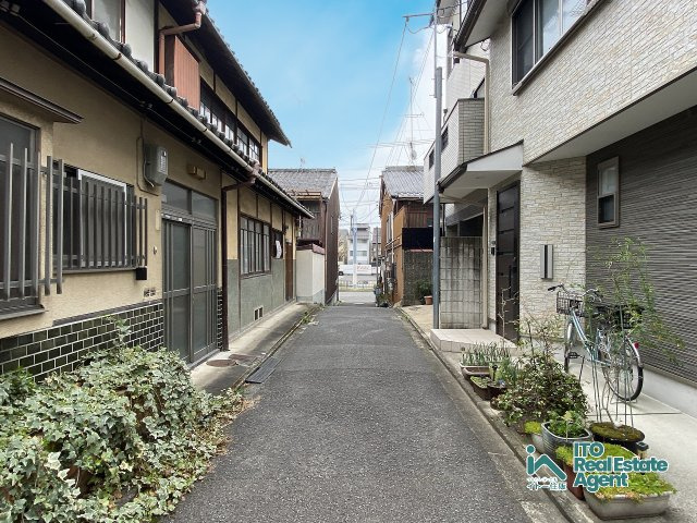 紫竹下芝本町 京町家(二棟)の前面道路含む現地写真