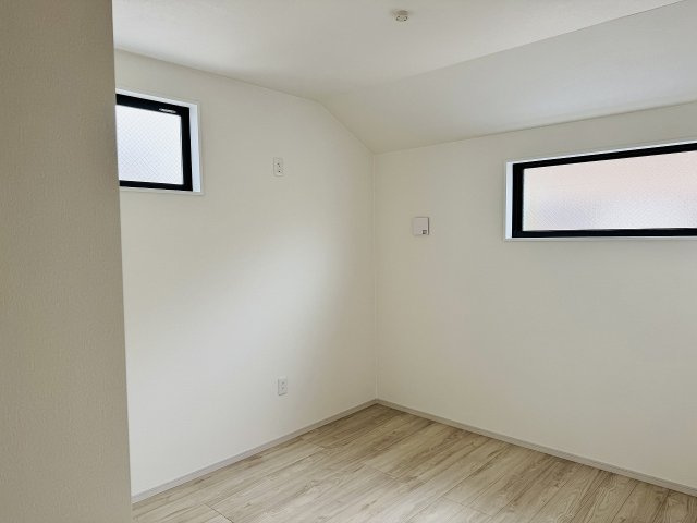 八王子市　本町　新築一戸建て　４期の子供部屋|～2階5.2帖の洋室　2面採光で明るく風通しの良いお部屋です～