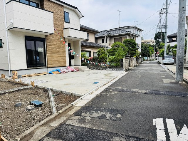 八王子市　本町　新築一戸建て　４期の前面道路含む現地写真|～東側4ｍ道路に面しています～