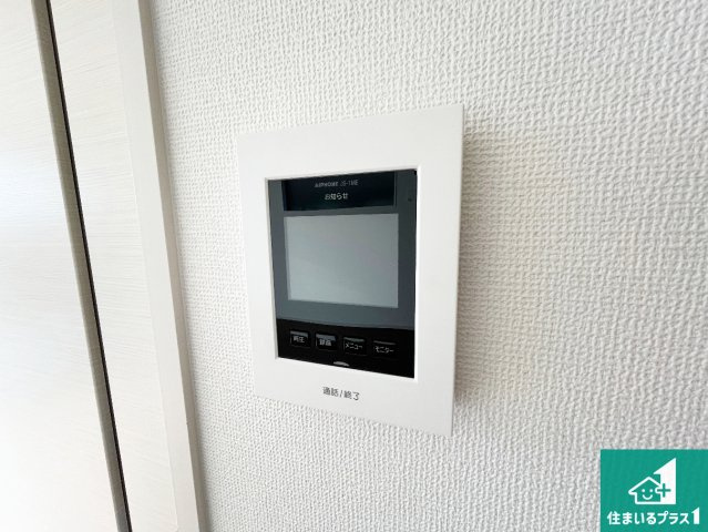 守山市岡町　第1期　新築一戸建ての防犯設備|カラーモニターインターホン！声だけでなく来訪者の姿や顔がモニターで確認できるので、小さなお子様がいらっしゃるご家庭でも安心できます！