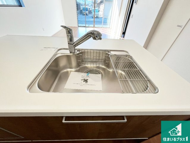 守山市岡町　第1期　新築一戸建てのその他|蛇口の先端に浄水器を内蔵しています！原水と浄水、お湯と冷水、シャワーの切替えがワンタッチなので用途によって使い分けられます。
