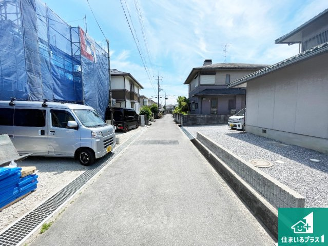 守山市岡町　第1期　新築一戸建ての前面道路含む現地写真|周辺は落ち着いた街並みの住宅地！子育てがしやすい住環境です！まだ未完成ですが、現地でしかわからない事もございます。是非一度ご覧ください。