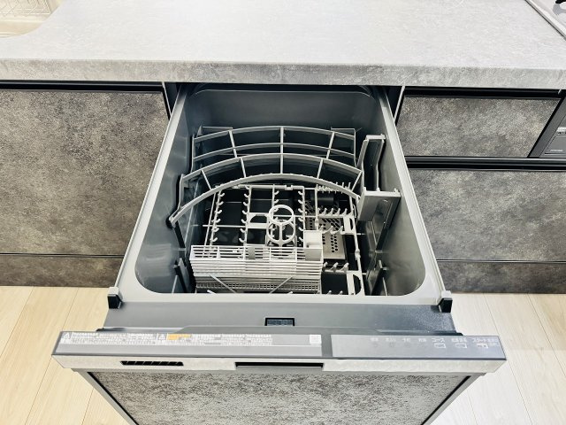八王子市　本町　新築一戸建て　４期のキッチン|～食洗機付き　食事後の食器洗いはお任せ、家族でゆっくりとくつろげます～