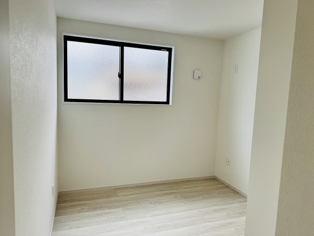 八王子市　本町　新築一戸建て　４期の子供部屋|～2階5.2帖の洋室　2面採光で明るく風通しの良いお部屋です～