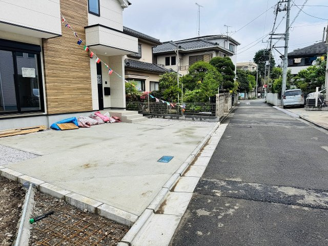 八王子市　本町　新築一戸建て　４期の駐車場|～並列2台駐車可能カースぺス付き～