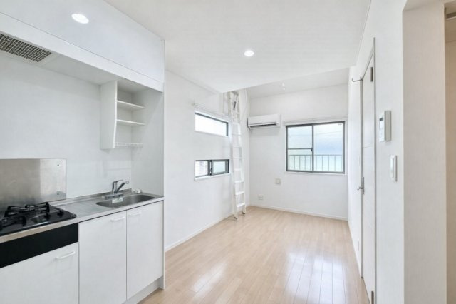 神奈川県横浜市1棟投資アパート【BESTAGE八景島】「満室！」「利回り7.59％。「2013年築」のキッチン