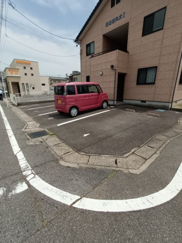 日之出丸太コーポⅠの駐車場