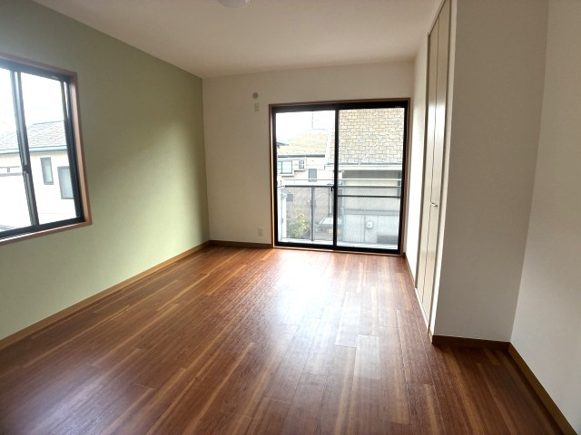 緑が丘２丁目　中古戸建の洋室