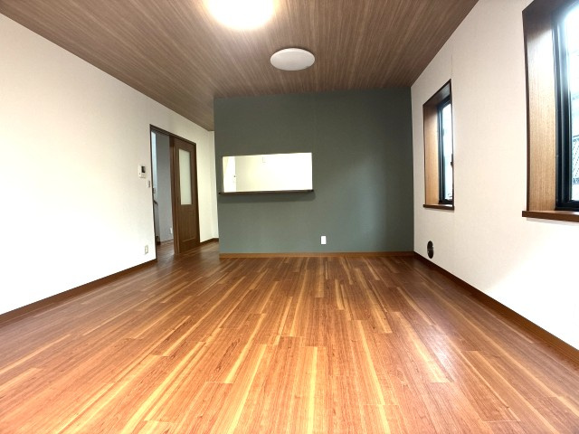 緑が丘２丁目　中古戸建の居間・リビング