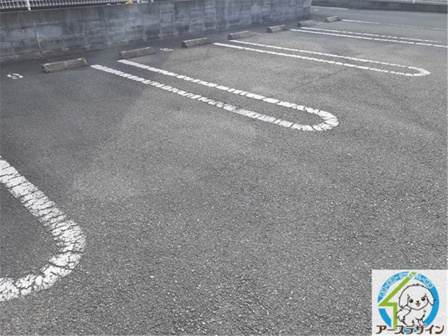 アドバンス　栄の駐車場