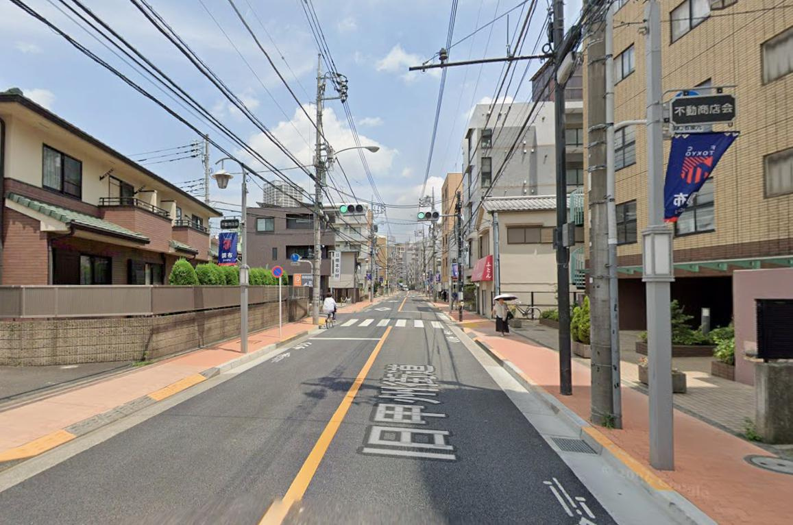 調布市国領町１丁目の事務所の周辺