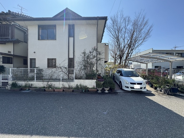 【庭付き】高知市杉井流　中古一戸建ての外観|プライバシーを確保しやすい、落ち着いた佇まい