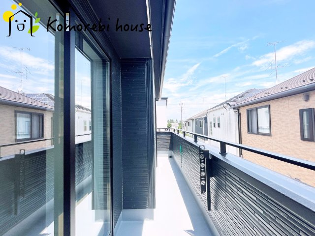 北本市東間　4期　新築一戸建て　グラファーレ　04のバルコニー|陽当たり良好なバルコニーです