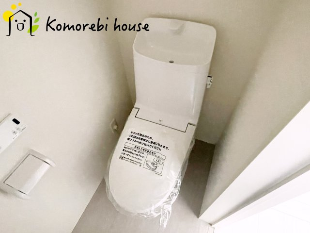 北本市東間　4期　新築一戸建て　グラファーレ　04のトイレ|ゆったりとした空間のトイレです