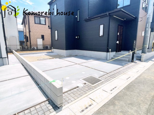 北本市東間　4期　新築一戸建て　グラファーレ　04の駐車場|車をお持ちの方に嬉しい駐車場付きの物件です