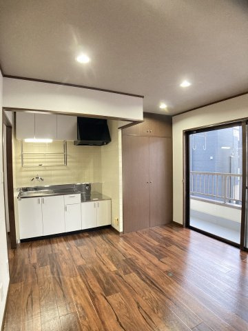 マンションさくらIIの居間・リビング
