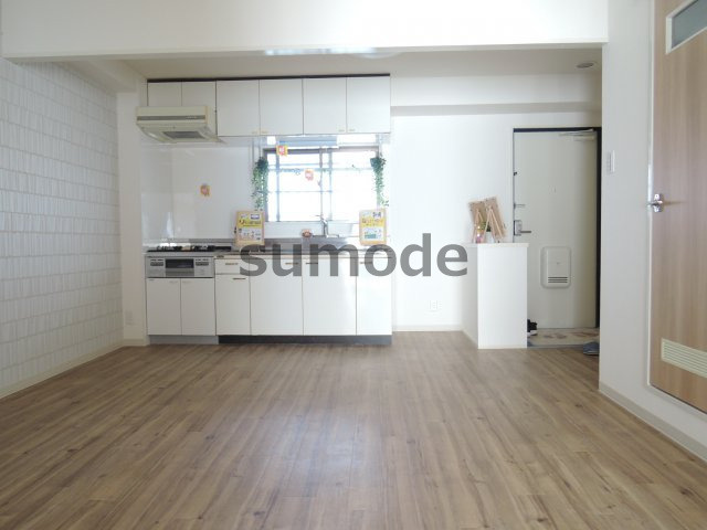 パレ若松の居間・リビング