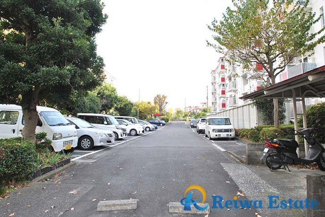 湘南小糸第一住宅　1号棟の駐車場