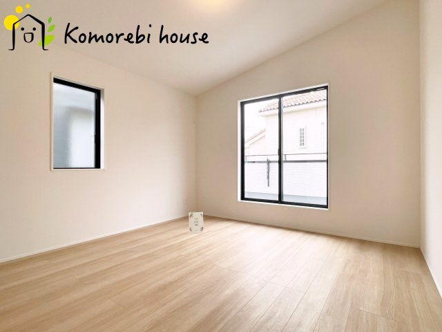 北本市東間　4期　新築一戸建て　グラファーレ　05の寝室|ゆとりの広さです