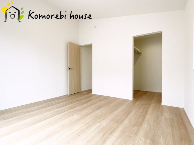 北本市東間　4期　新築一戸建て　グラファーレ　05の寝室|広くて明るい寝室
