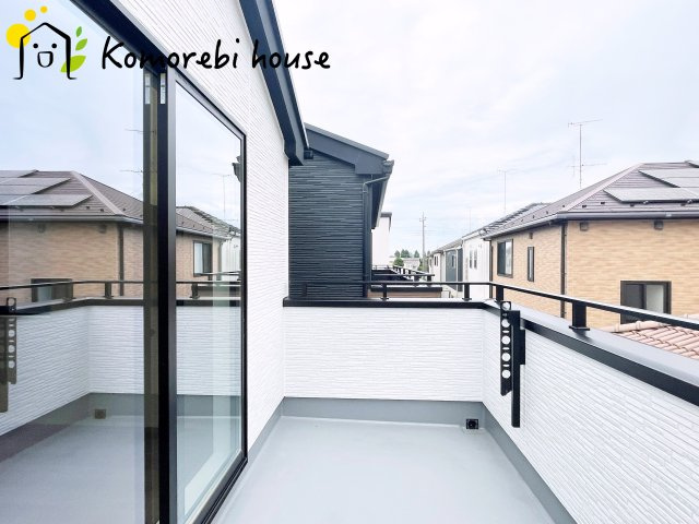 北本市東間　4期　新築一戸建て　グラファーレ　05のバルコニー|バルコニーがあります