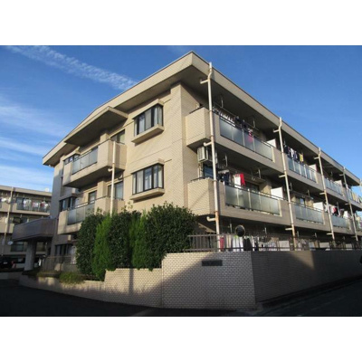 【外観】 | ロイヤルハイツ | 鉄筋コンクリート造のがっちりとした建物。