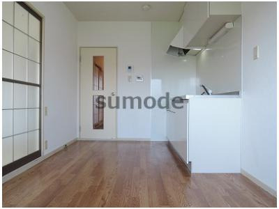 高槻市野田４丁目のアパートの居間・リビング