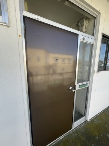 鳥取北3丁目　アパート2棟【あきさとマンションA・B】の玄関