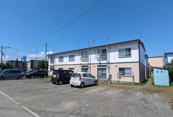 鳥取北3丁目　アパート2棟【あきさとマンションA・B】の駐車場