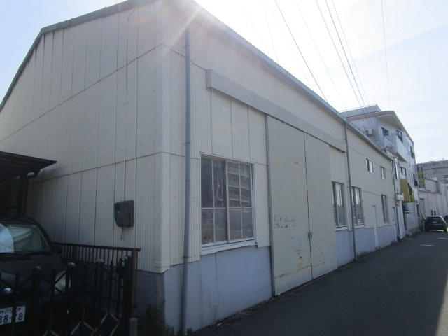 伊丹市北伊丹２丁目の倉庫の外観