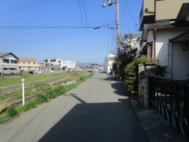 伊丹市北伊丹２丁目の倉庫の周辺