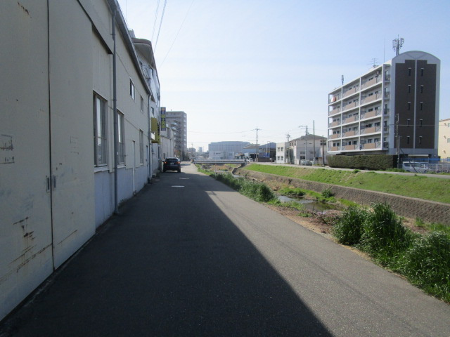 伊丹市北伊丹２丁目の倉庫の周辺