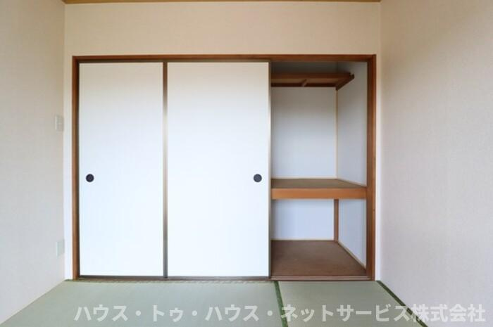 ロイヤルタウン泉　Ｄの収納