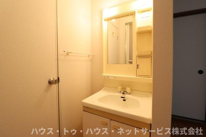 ロイヤルタウン泉　Ｄの洗面所