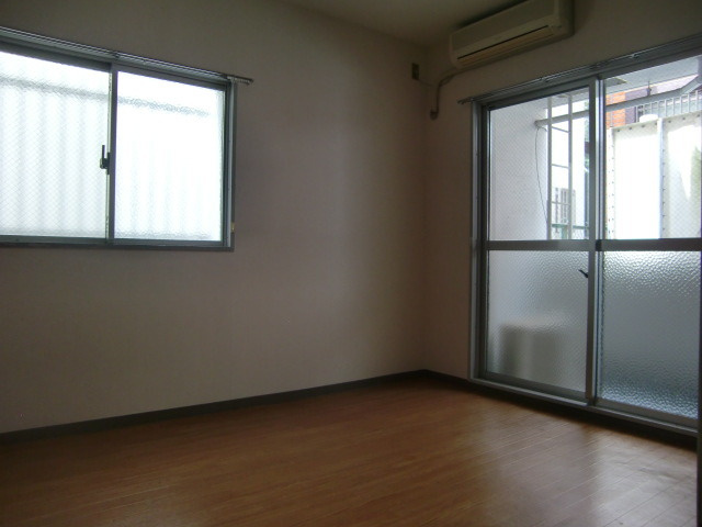 シティライフ稗原の洋室