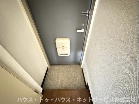 ラフィーヌ・池田５番館の玄関