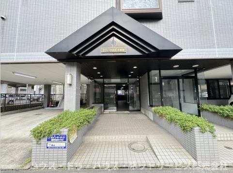 ラフィーヌ・池田５番館のエントランス