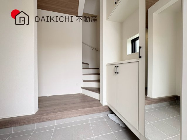 【玄関】 | 北本市東間4期　新築戸建　全5棟　1号棟