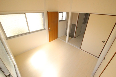 【洋室】 | 高安町南4丁目 貸家