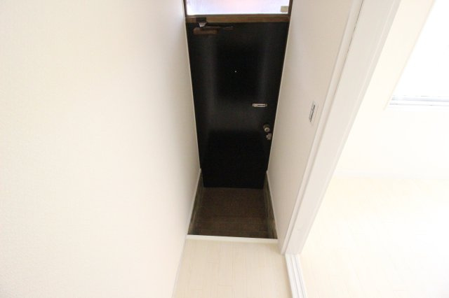 【玄関】 | 高安町南4丁目 貸家