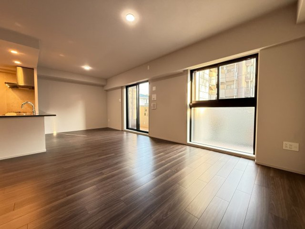 【居間・リビング】 | 【リビングダイニング】床暖房機付きで冬も暖かくお過ごしいただけます！