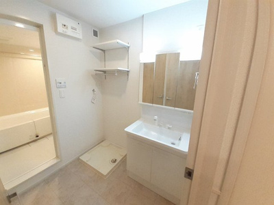 【独立洗面台】 | グランリヴァージュ宮司Ⅰ | ゆったりとした空間のトイレです