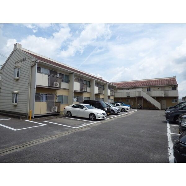 タウニィ山本Ｂの駐車場