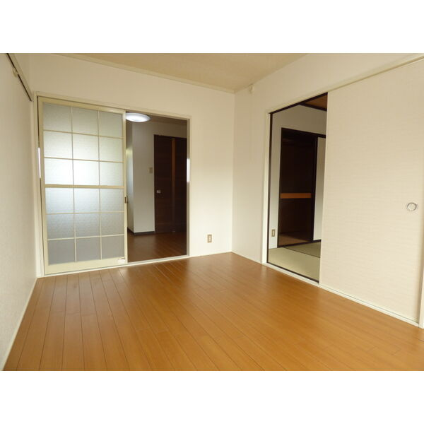 タウニィ山本Ｂの居間・リビング