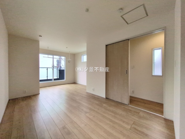《仲介手数料無料》南区白幡６丁目5-1新築一戸建てブルーミングガーデンの居間・リビング