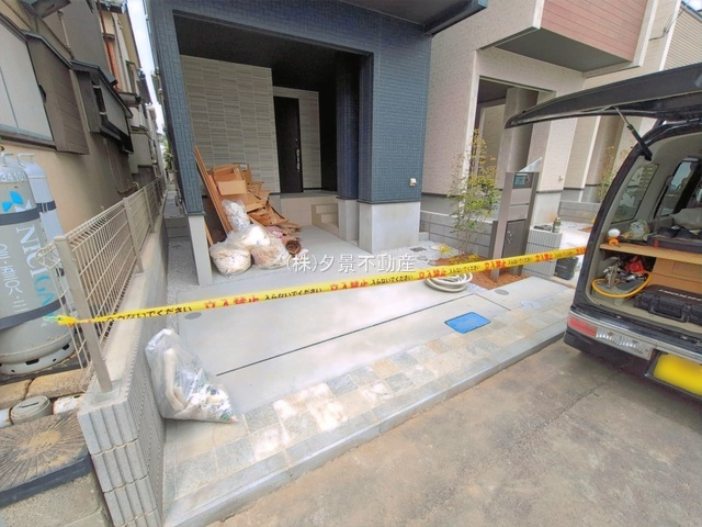 《仲介手数料無料》南区白幡６丁目5-1新築一戸建てブルーミングガーデンの駐車場