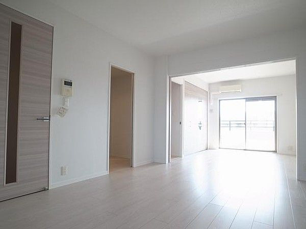 エンクレスト日赤通りの居間・リビング