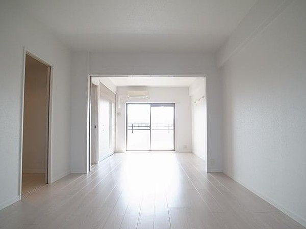 エンクレスト日赤通りの居間・リビング